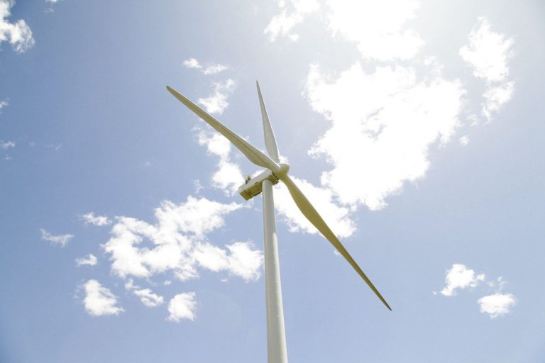 Massive wind, solar and battery project edges ahead in Central Queensland