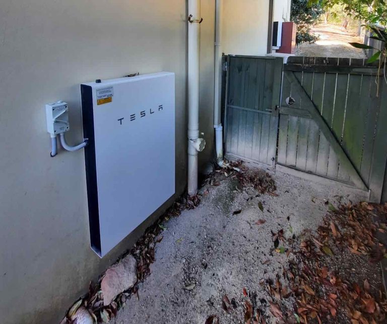 “Sun tax” trial turns home battery into money-making machine for this household