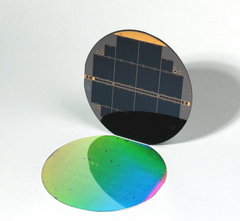 New record solar efficiency claimed for silicon-based multijunction cell