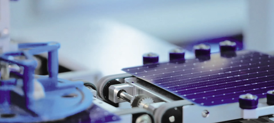 Solar giant notches up new efficiency world record for perovskite tandem cell