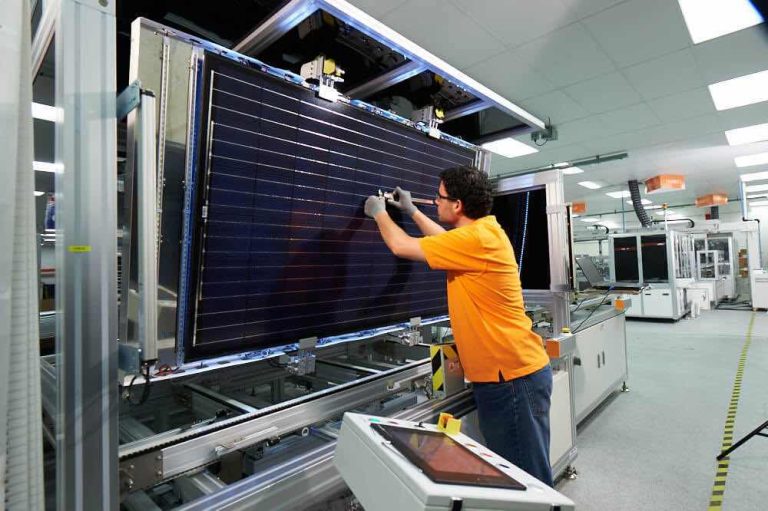 Solar battle brews over who should control rooftop panel and inverter accreditation