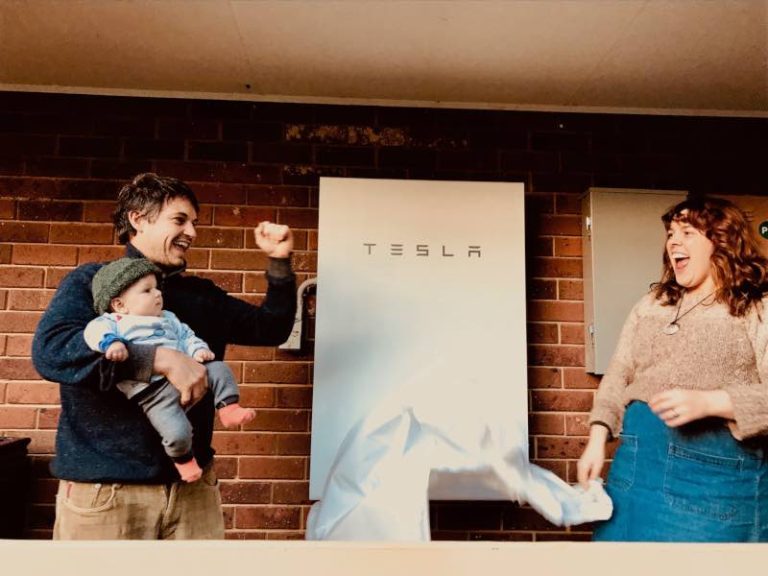 Battle of the batteries: Solar soakers provide some common ground for Australia’s competing energy visions