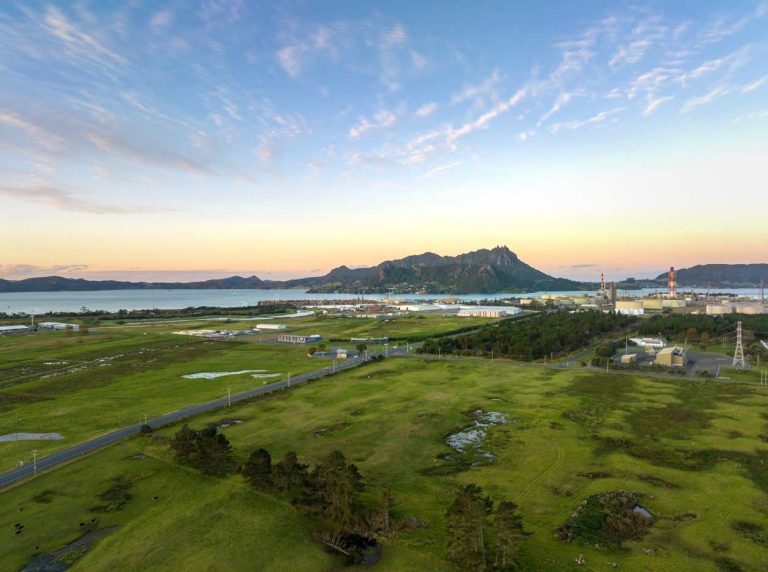 Biggest generator in New Zealand presses go on first solar farm, next to big battery