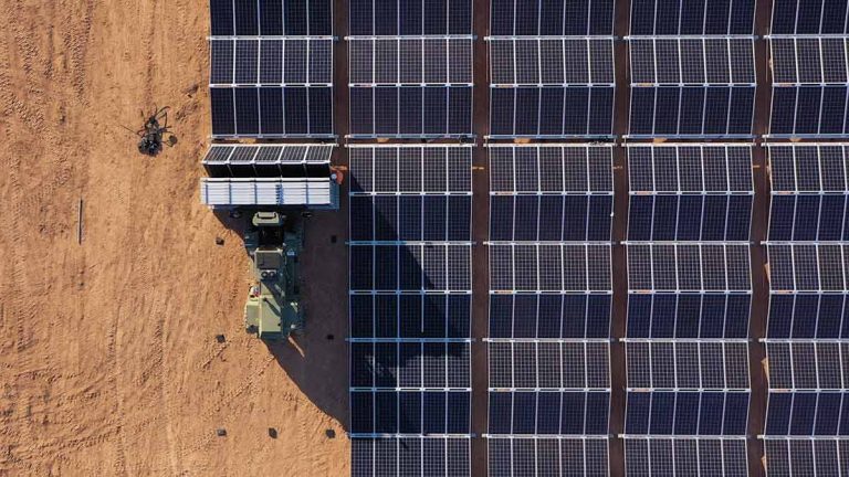Australian Maverick solar innovator 5B says costs to fall 25 pct after landing first Sunshot grant