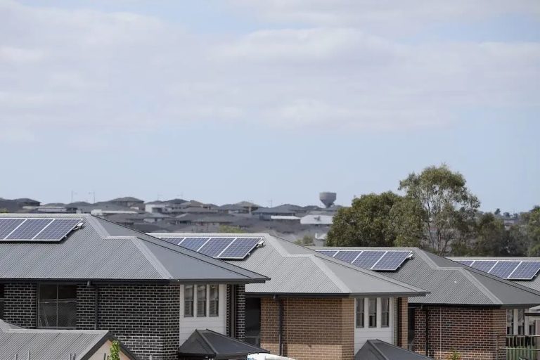 “Sun tax” state bucks trend and raises solar feed-in tariff, Victoria sets floor at zero