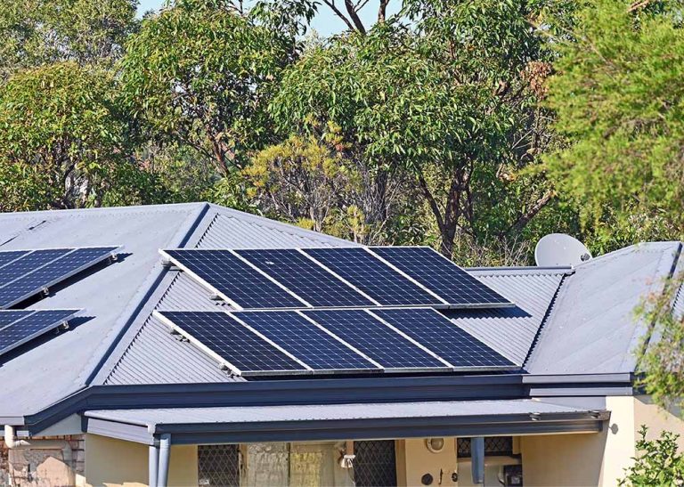 Australia leads the world on rooftop solar, now it needs to catch up with how to manage it